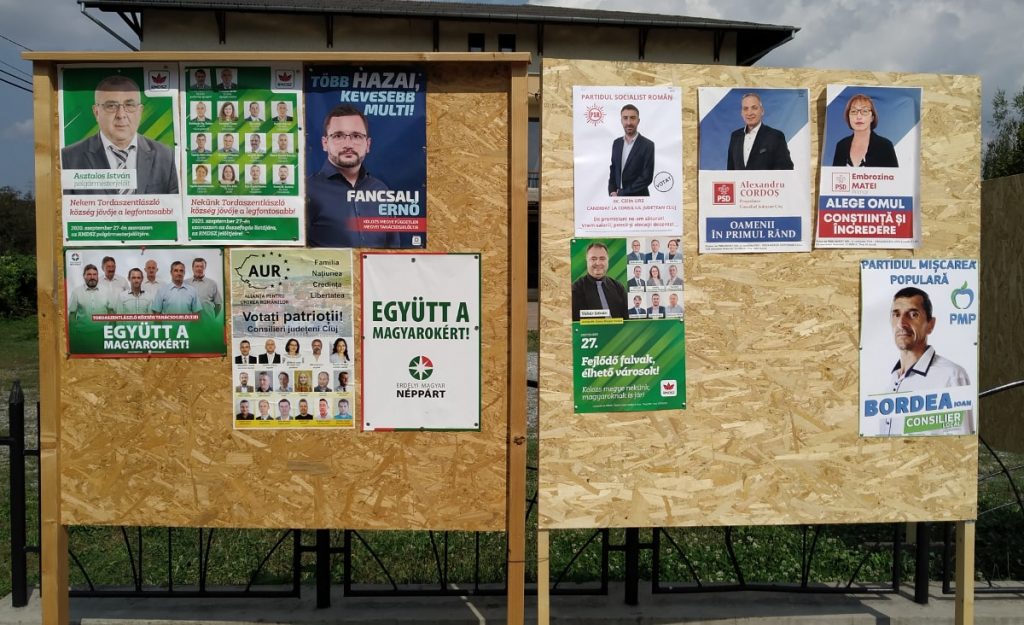 Panou electoral în Săvădisla. Foto: Tünde Szabó